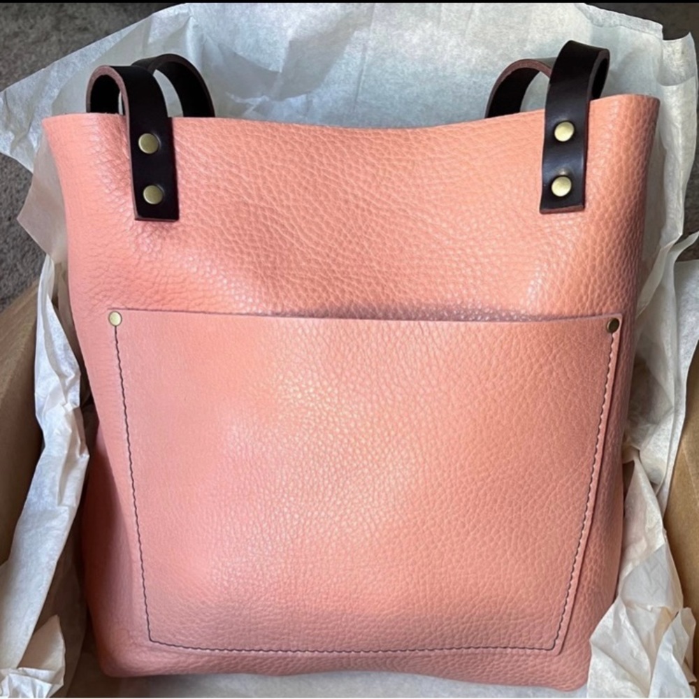 SOLD!! QUARTZ Medium Classic Tote